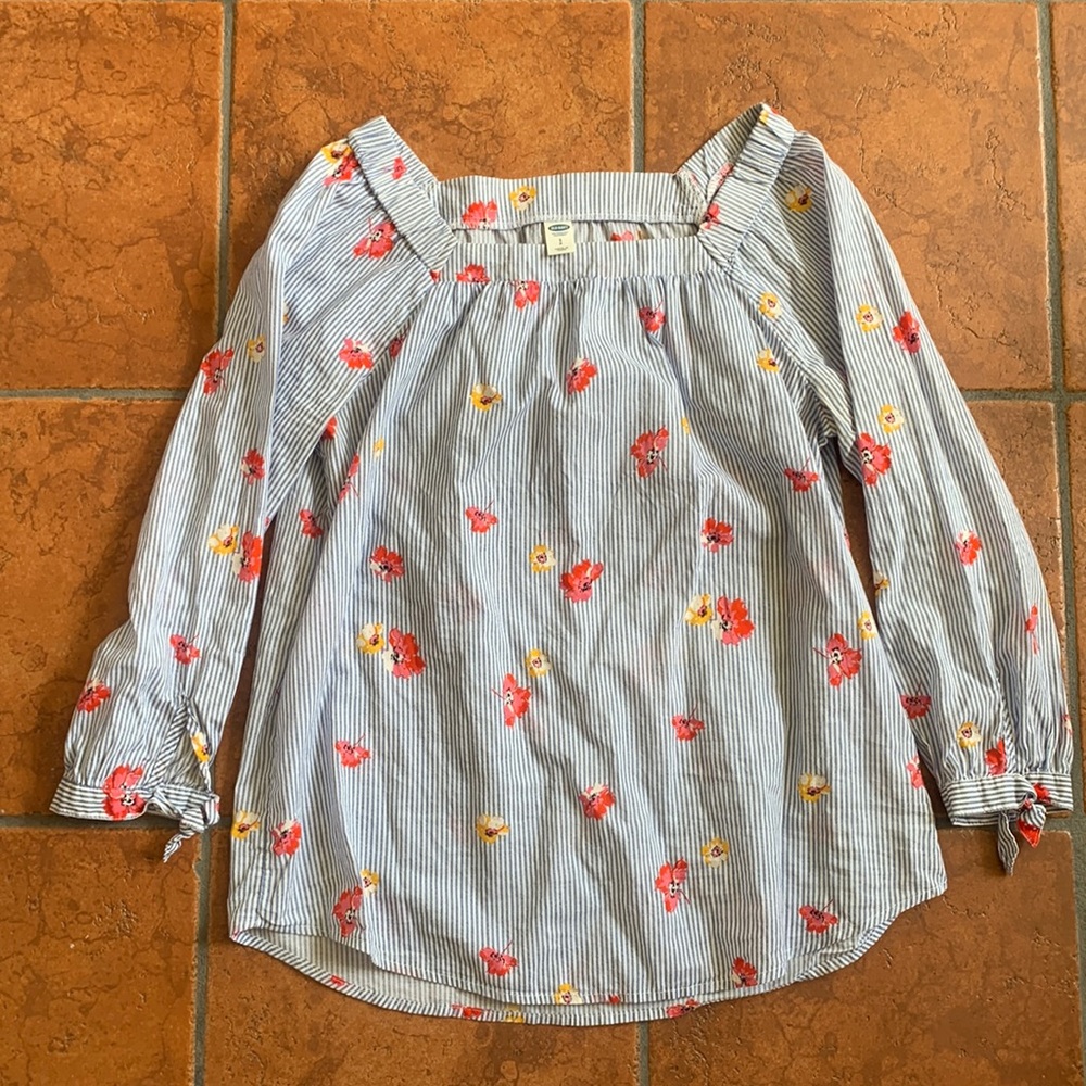 Women’s Old Navy long sleeve blouse, size small